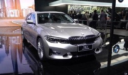 宝马新3系爆料视频播放,前瞻科技与经典设计的完美融合