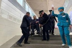 动车站新闻爆料